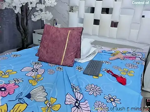 Mariam_Rossee webcam