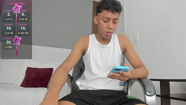 Brunette__boy webcam