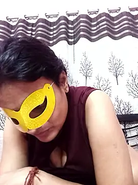 Webcam Model (Gullapi)  is live.Free join now!