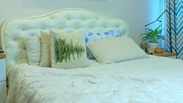 LadySweetWife webcam