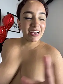 NaughtyNinnaXXX webcam