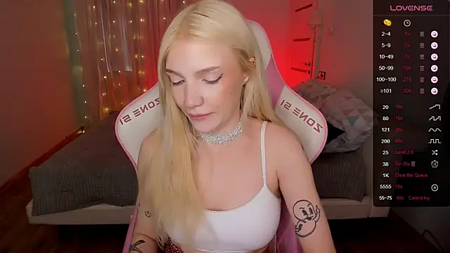 AnyaTaylor_ webcam