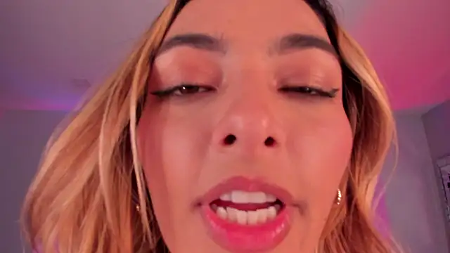 MelissaMoore_ webcam