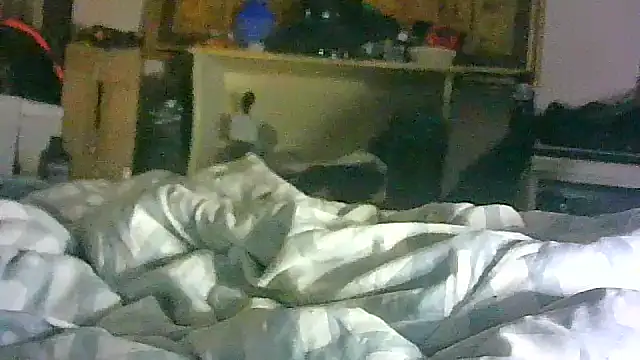 ON3YOULLN3VER_FIR3 webcam