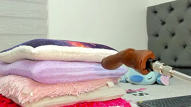 Elizabeth_18_ webcam