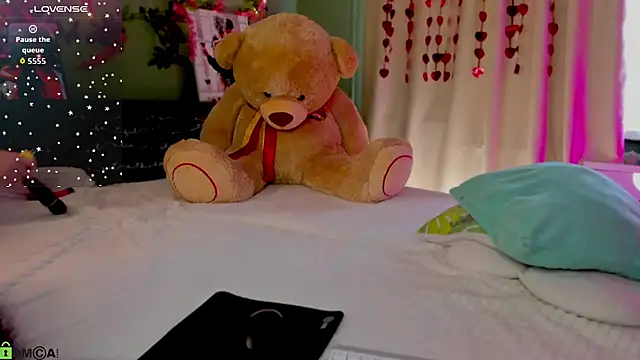 miss_lisaaa - Miss_lisaaa's free webcam