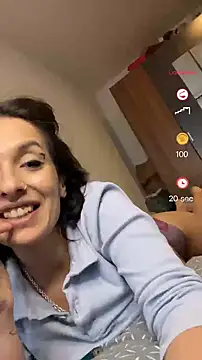 Piggiteablacktea webcam