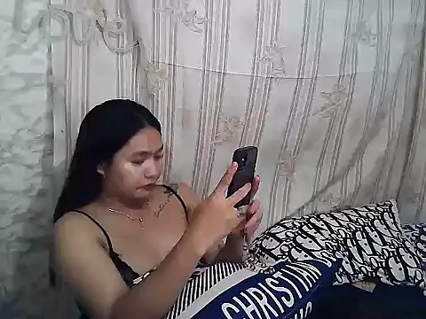 BestCausinEVER2324 webcam