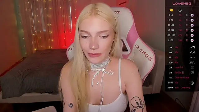 AnyaTaylor_ webcam