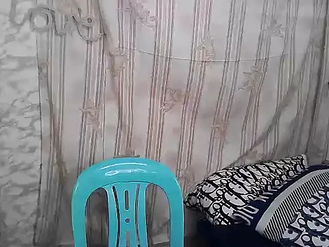 BestCausinEVER2324 webcam