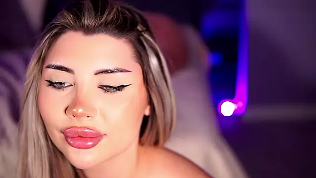 Monique_Celeste webcam