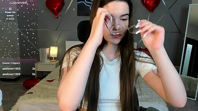 miss__evelyne webcam