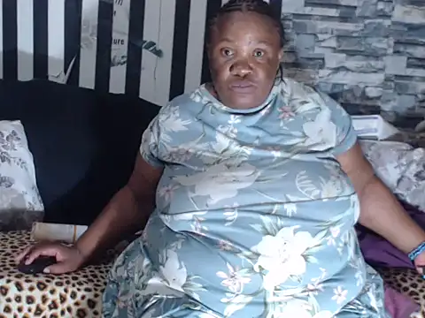 BigHotMatureXx webcam