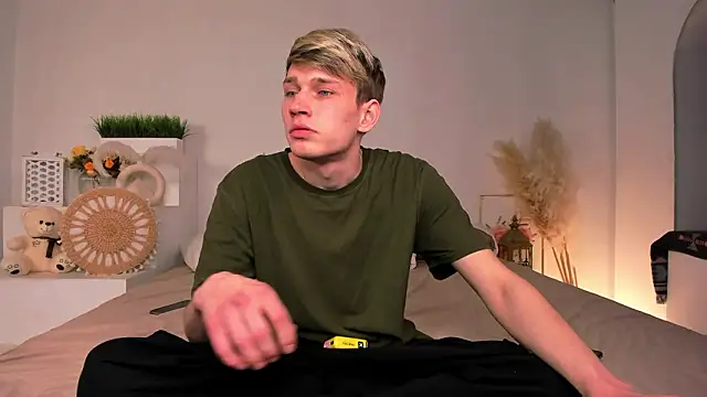 volan_starts - Volan_Starts's free webcam - UK Sex Cams