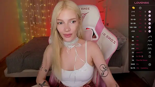 AnyaTaylor_ webcam