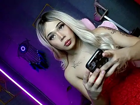 slutty_lauraxxx webcam