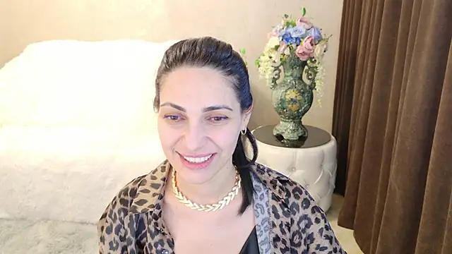 LovelyBeatrice webcam