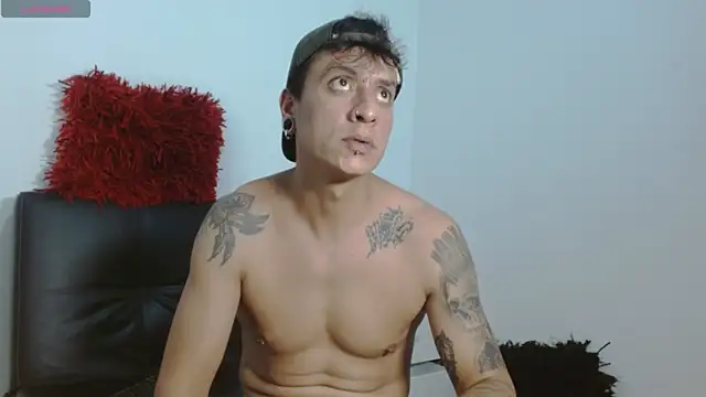 SkinnyDevil12 webcam