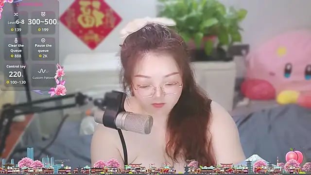 美女AngelwithEcup在线直播