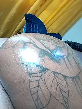 hugemassivebootie - Hugemassivebootie's free webcam - UK Sex Cams