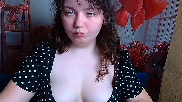 NeonilaLisova webcam