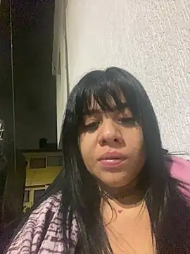 Luna_bigtitss777 webcam