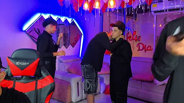 Houseofwarrios webcam