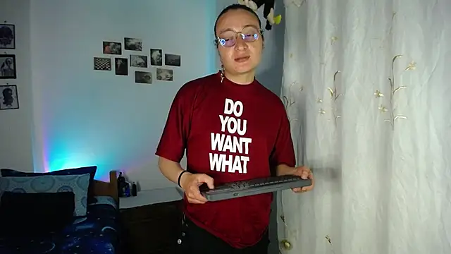 monkeywillwhite webcam