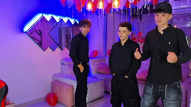 Houseofwarrios webcam