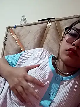 honey_luminair webcam