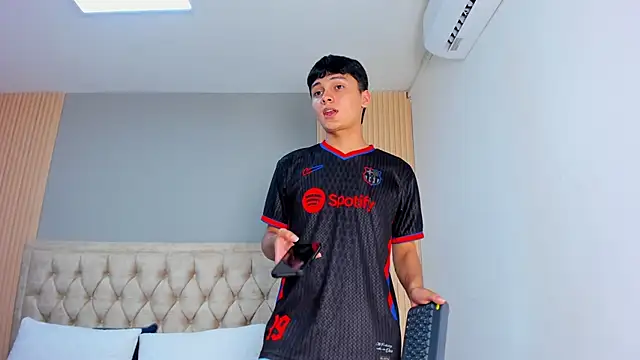 maxii18_ (M twink) - cum show