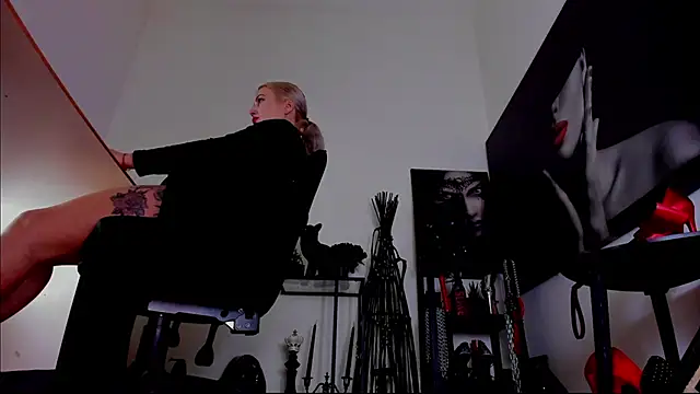 MistressDemi webcam