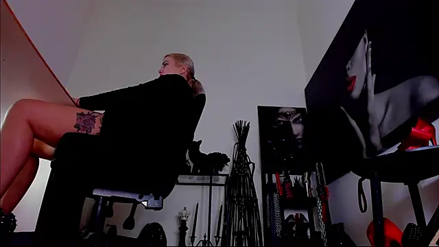 MistressDemi webcam