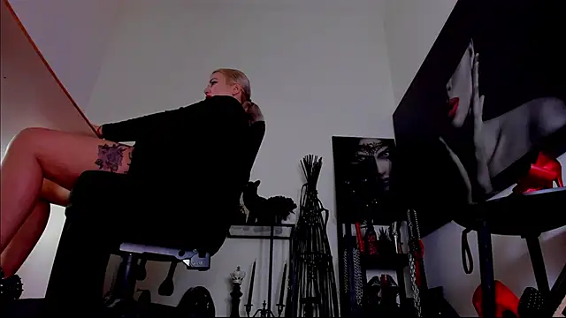 MistressDemi webcam