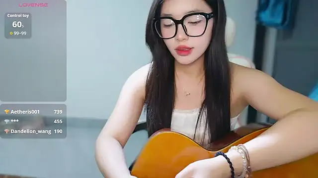 美女-XiaoYu-777在线直播