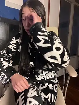 MiaScott_Pink webcam