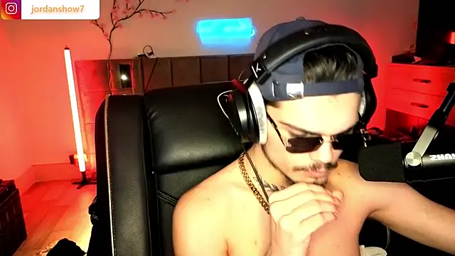 JordanShow webcam