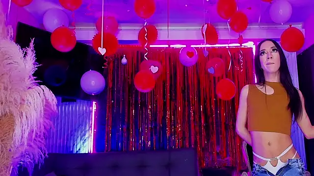 Queens_Wonders_Blonders webcam