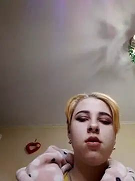 Gussie_Bridie webcam