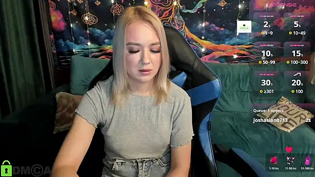 CrystalGirl99 webcam