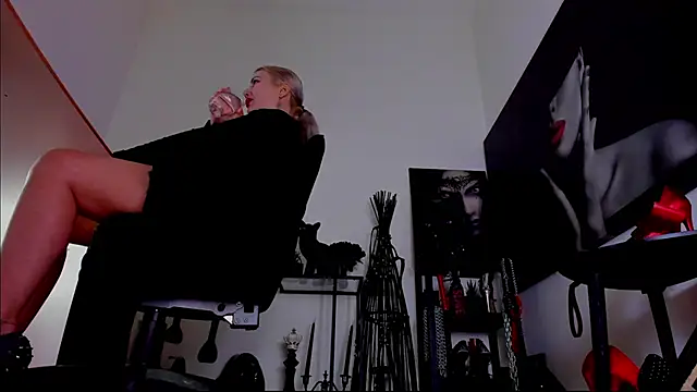 MistressDemi webcam