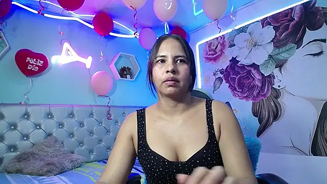 nicol_ross19 - Nicol_ross19's free webcam - UK Sex Cams