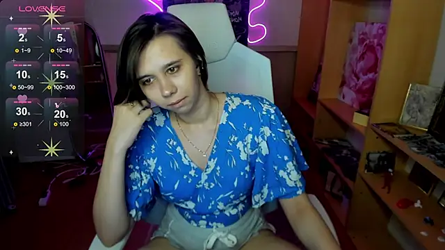 Scarlet_Sirenn webcam