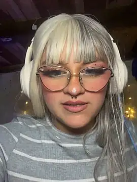 Sophia_Weest99 webcam