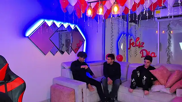 Houseofwarrios webcam