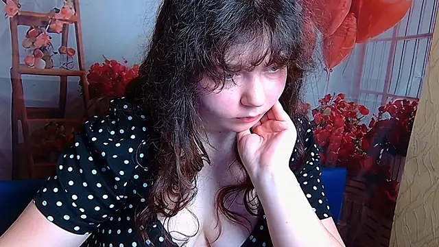 NeonilaLisova webcam