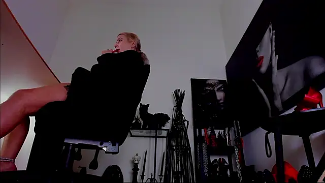 MistressDemi webcam