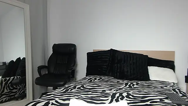 Layla23a webcam