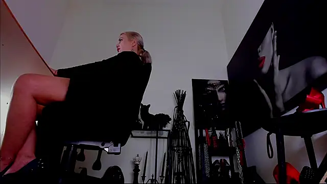 MistressDemi webcam