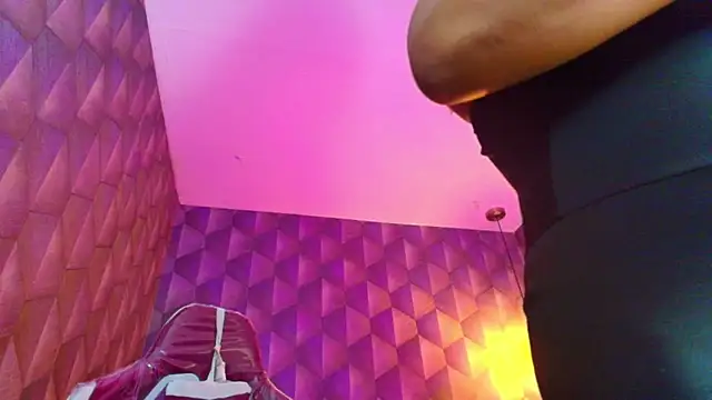 NicolleTaylor webcam